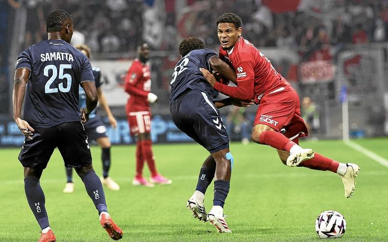 Pourquoi le Stade Brestois a terminé à dix contre Le Havre ?