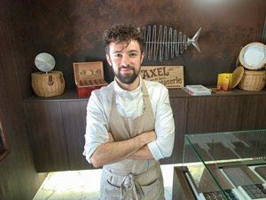 PORTRAIT. Axel Goujon, le fils du chef trois étoiles Gilles Goujon, ouvre sa chocolaterie : du rêve de footballeur à la passion du chocolat