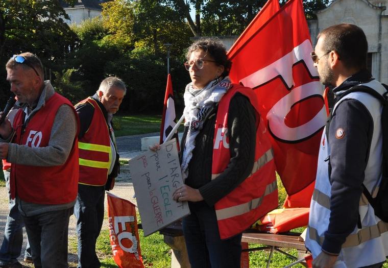 Jonzac : parents, professeurs et syndicats se mobilisent à nouveau pour dénoncer les classes surchargées et les conditions d’accueil