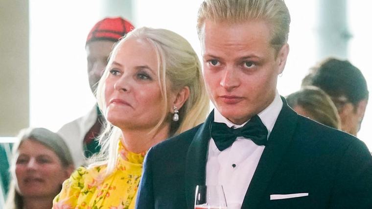 Mort d'Harald V: condamné pour viol, le fils de la reine de Norvège Mette-Marit autorisé à assister aux obsèques du roi Harald