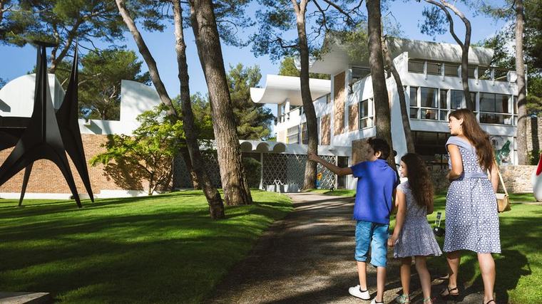 Comment les Maeght ont créé un lieu unique avec Miró, Chagall et Giacometti ?