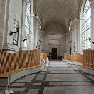Un « pull moche » de Noël, des livres et des collants : les voleurs de colis condamnés à des peines de prison ferme