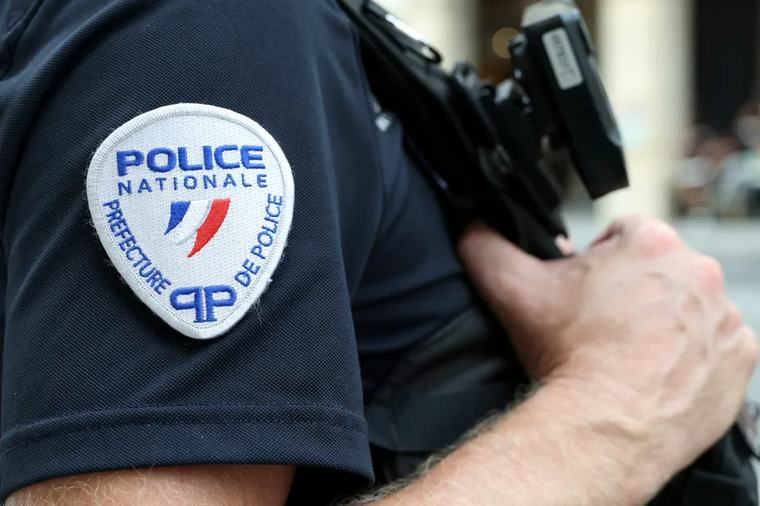 "Appels au meurtre de policiers" : le préfet du Jura saisit la justice après des inscriptions lors d'une manifestation antifasciste à Lons-le-Saunier