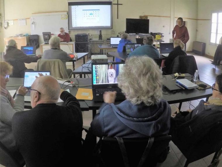 Saint-Avit-Saint-Nazaire : l’Informatique club en Pays foyen accompagne les usagers vers l’autonomie numérique
