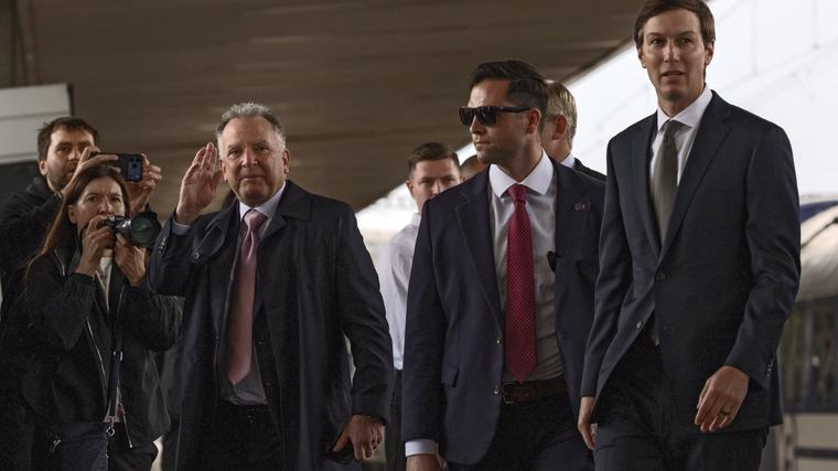 Guerre en Ukraine: les émissaires américains Steve Witkoff et Jared Kushner sont arrivés à Kiev, une première depuis le début du conflit