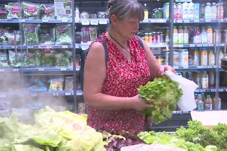 "Il faut absolument qu'ils puissent vendre ces produits-là" : comment la grande distribution assouplit ses exigences pour soutenir l'agriculture française sinistrée