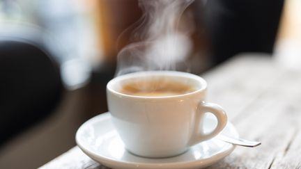 Quand des vibrations sonores libèrent les molécules de café