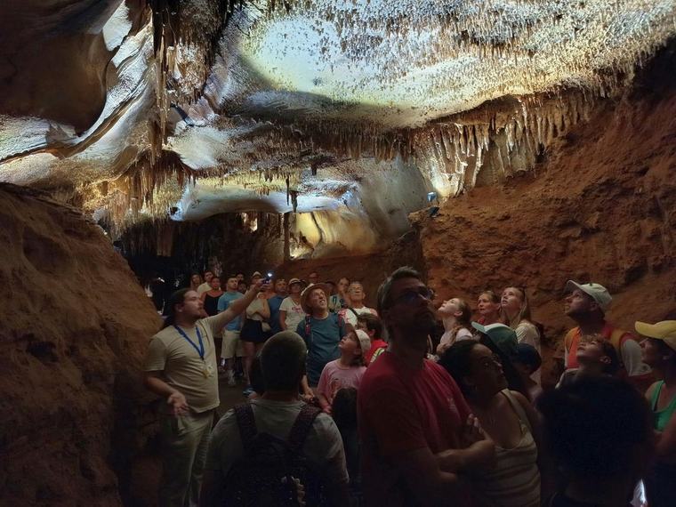 Dordogne - Visite de la grotte de Domme en images