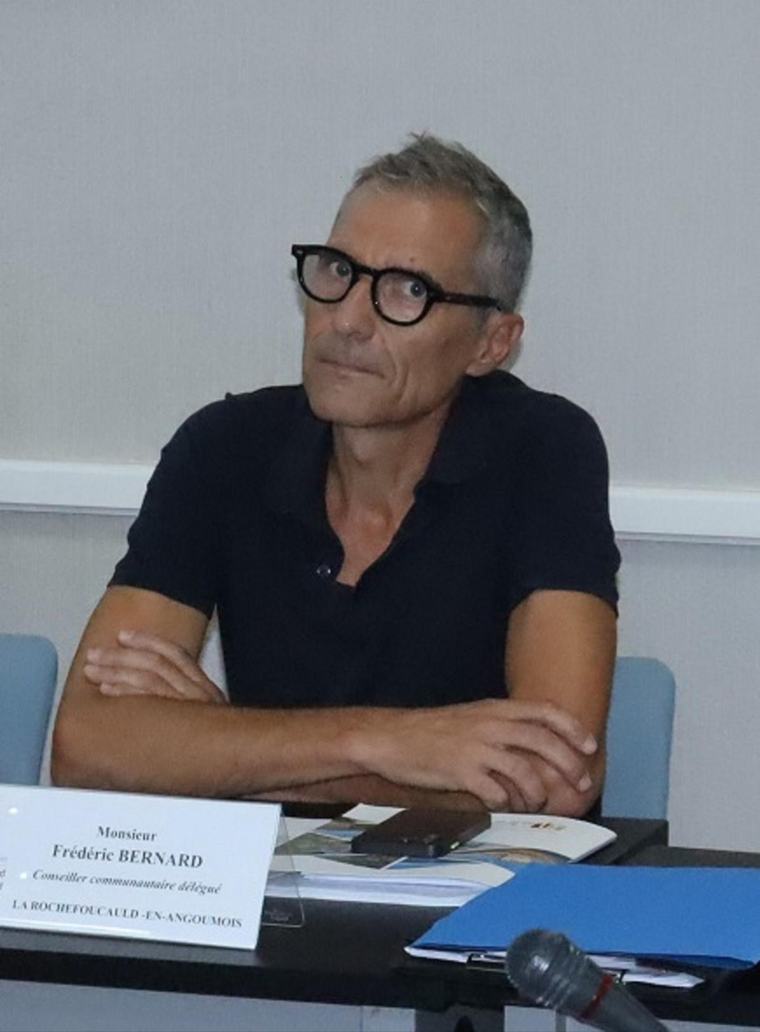 « Ça fait un peu bricolage » : jeu de chaises musicales et nouveau vice-président au conseil communautaire de La Rochefoucauld