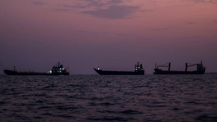 L'Iran réplique après les frappes américaines sur trois de ses pétroliers dans le détroit d'Ormuz