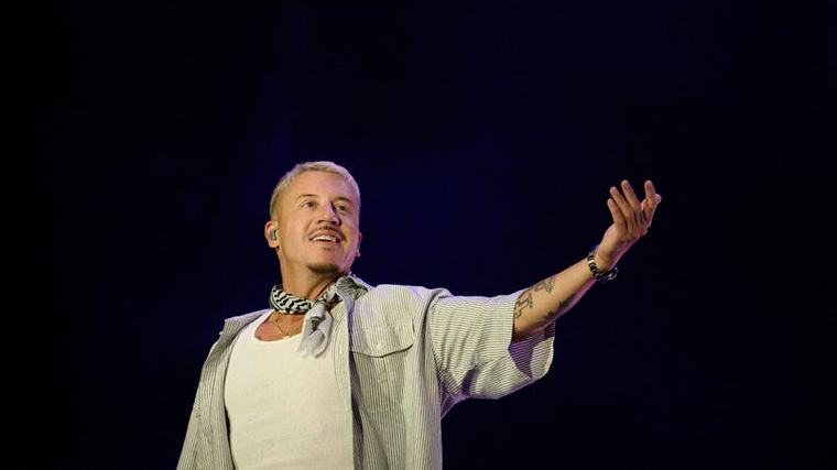 "Chaque être humain mérite la même liberté": Macklemore appelle à la libération de la Palestine lors d'un concert d'Ed Sheeran