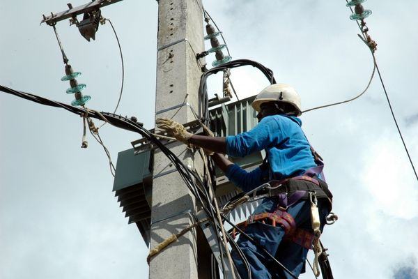 Électricité : près de deux ans après Chido, le réseau mahorais consolidé à 40 %