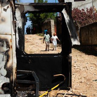 Haïti : Des journalistes attaqués à Kenscoff pendant les funérailles des victimes du massacre survenu le 23 août