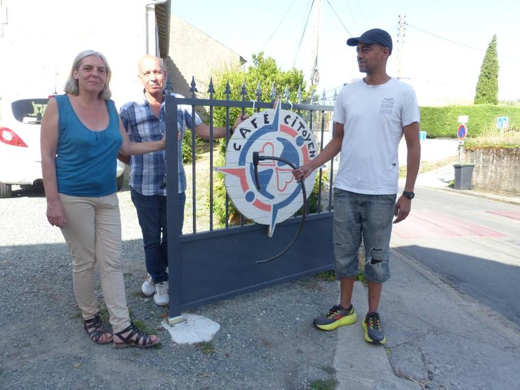 « Personne n’a le droit de nous museler » : à Saintes, des pro-bassines empêchent la venue du porte-parole de Bassines non merci !