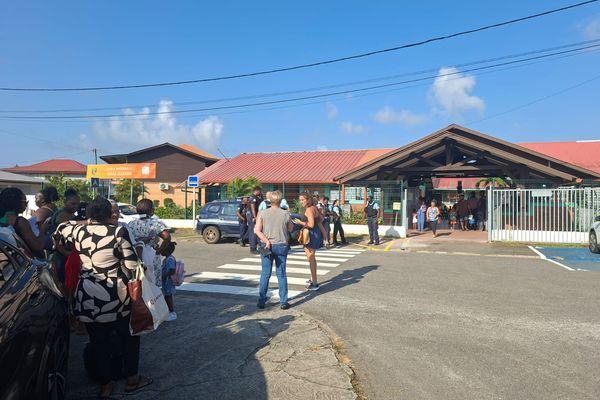 Rentrée chahutée : parents et enseignants se mobilisent de Matoury à Cayenne