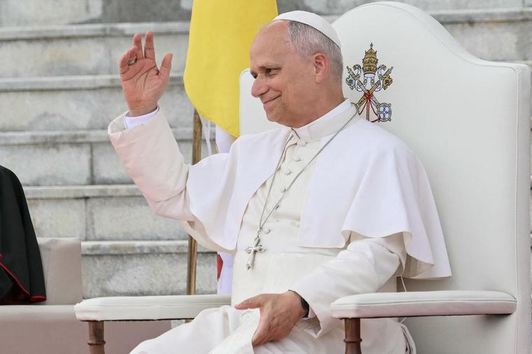 « Un rappel qu’aucun pays, aussi puissant soit-il, ne peut relever seul les défis actuels » : le pape à l’Unesco lors de sa visite en France, « un message fort » pour le multilatéralisme