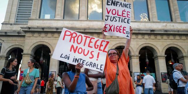 Violences sexistes et sexuelles : les associations retournent dans la rue pour faire aboutir la loi intégrale