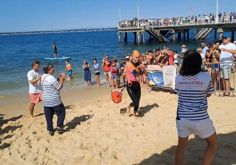 Elle remporte la traversée du bassin d’Arcachon devant 319 autres nageurs