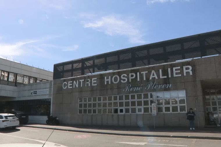 Urgences de Dinan : la réouverture complète repoussée, le « ras-le-bol » des élus et des syndicats