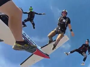 VIDÉO. "Ils pensaient que j'étais morte" : assommée en plein saut, la parachutiste survit à une chute libre de 3 600 mètres et raconte son miracle