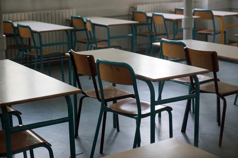 "Sur le carreau du jour au lendemain" : 200 enseignants contractuels non renouvelés "à la veille de la rentrée" à Paris