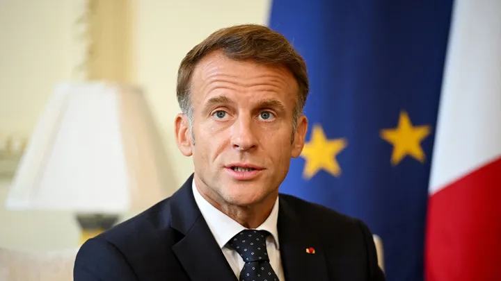 Allocations améliorées, accessibilité et scolarisation difficiles : le bilan mitigé d'Emmanuel Macron sur le handicap