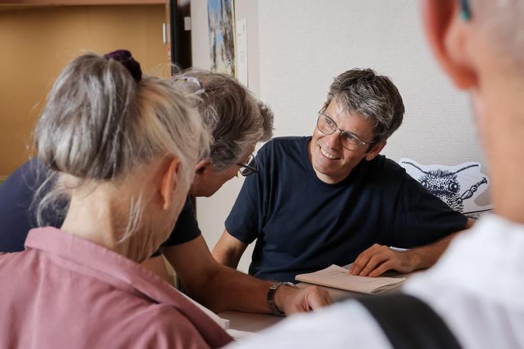 « Nous sommes en burn-out planétaire » : l’alerte d’Olivier Hamant, chercheur biologiste en conférence à Pau [ vidéo ]
