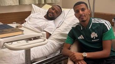 "Je reviendrai plus fort": l'attaquant du Maroc Ayoub El Kaabi donne des nouvelles après sa terrible blessure avec l’Olympiacos