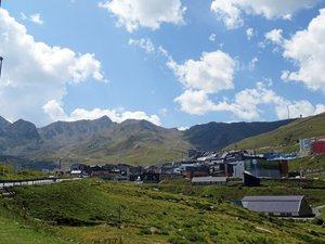 "Ce jour-là, le peuple andorran vit une fête d’unité et d’entente" : pourquoi il ne vaut mieux pas se rendre en Andorre pour faire du shopping ce 8 septembre