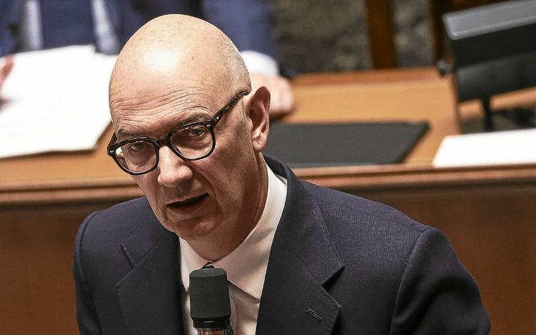 Imposer l’épargne salariale est une piste pour financer le budget 2027, indique Roland Lescure