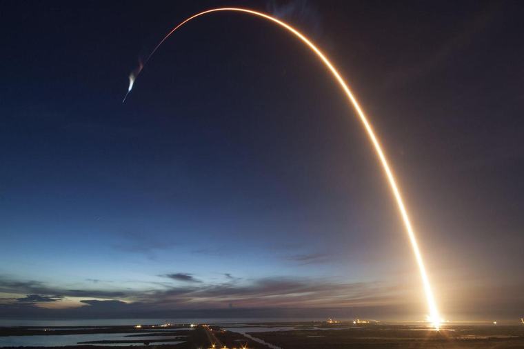 Sous la pression de Trump, Blue Origin et Space X annulent leur venue au Sommet spatial à Paris