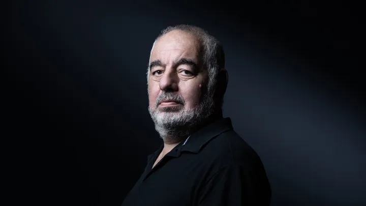 Philippe Jaenada en commissaire Maigret : « Mon but dans la vie est d'écrire des livres, pas de résoudre des enquêtes »
