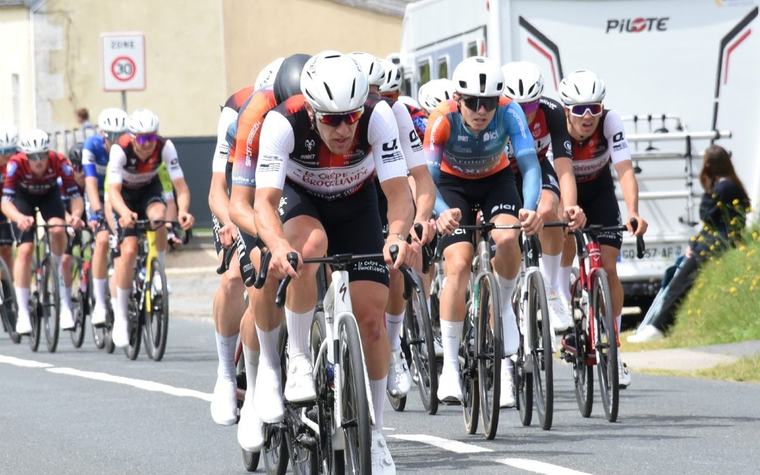 Emmanuel Morin vainqueur d’étape sur les 3 Jours de Cherbourg-en-Cotentin devant Nolann Mahoudo, encore 2e
