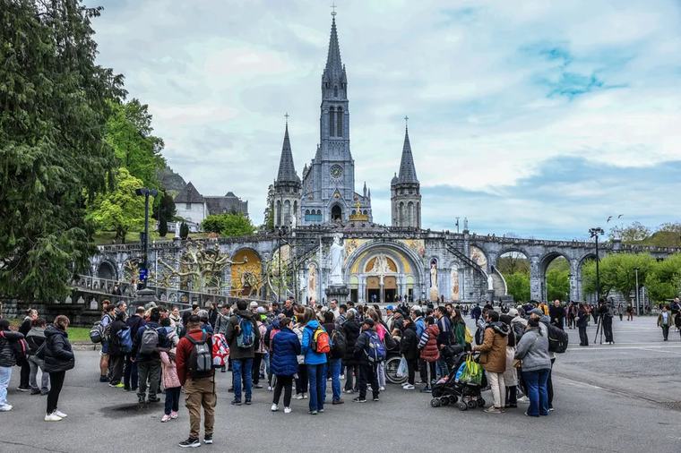 Visite du pape à Lourdes : assister à la messe au sanctuaire, se garer et circuler sur place, voici les infos pratiques
