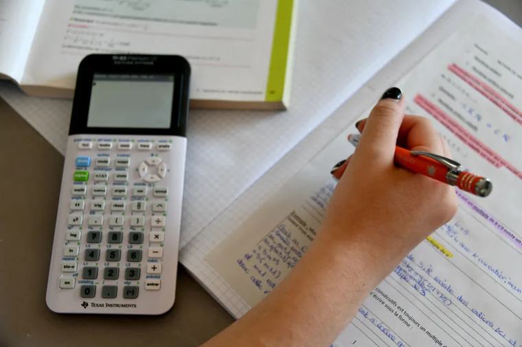 La rentrée scolaire 2026 en chiffres. 665 585 élèves et 49 338 professeurs reprennent le chemin des écoles publiques et privées en Pays de la Loire