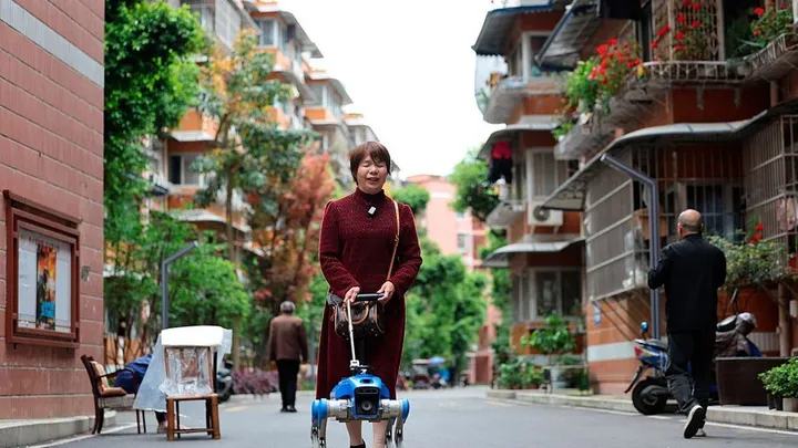 En Chine, une entreprise commercialise un robot-chien guide d'aveugle