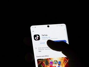À seulement 13 ans, il menace de commettre un attentat sur TikTok : le collégien est interpellé en pleine nuit et placé en garde à vue