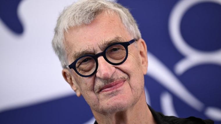 "Nous ne travaillons pas avec une mentalité d'hommes politiques": après les polémiques, le réalisateur Wim Wenders clarifie sa position