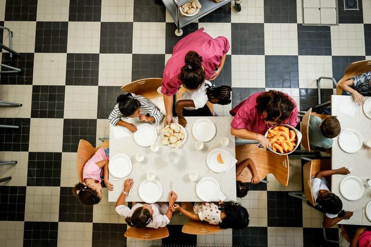 Agglomération de Pau : comment remplacer le plastique toujours présent dans les cantines scolaires ?