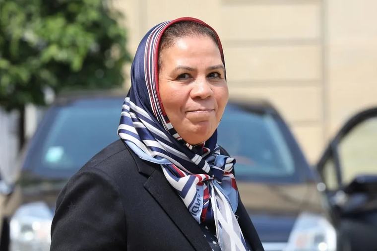 "Mon foulard ne m'empêche pas d'aimer mon pays et de défendre la République" : les mots de Latifa Ibn Ziaten en pleine polémique sur le port du voile