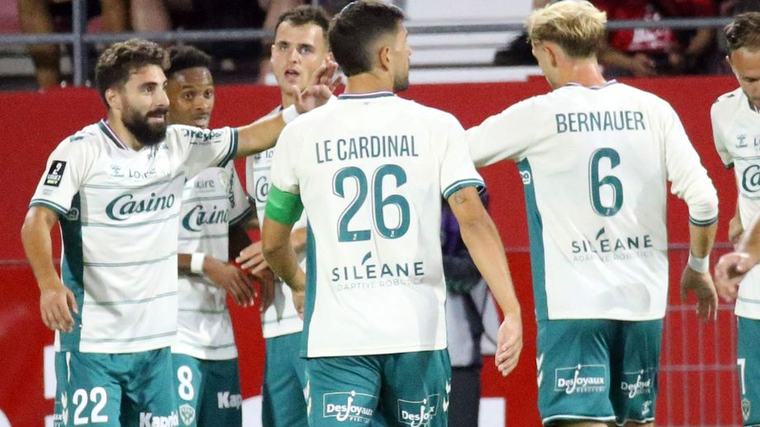 Ligue 2 : l'ASSE réussit son test face à Montpellier (3 à 1)