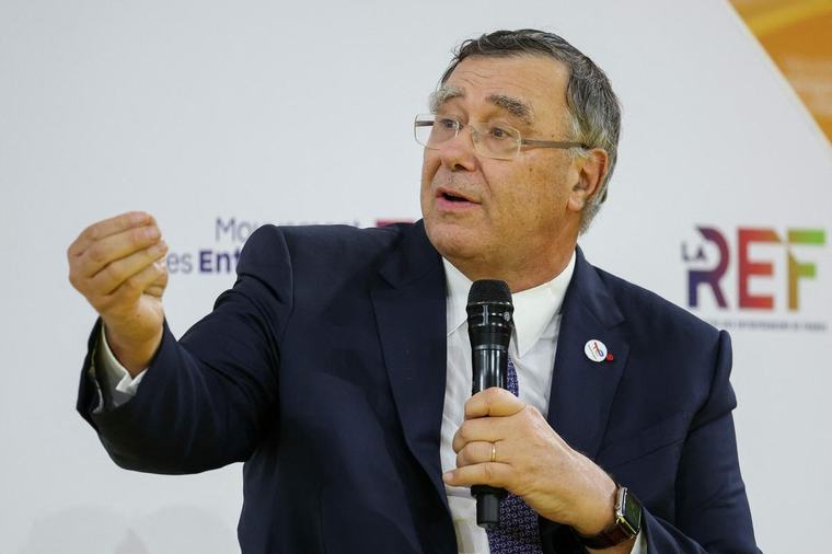 Présidentielle 2027 : « Ah oui ça m’inquiète pour l’économie française », le PDG de TotalEnergies estime que Marine Le Pen et Jean-Luc Mélenchon feraient « courir un risque à la France »