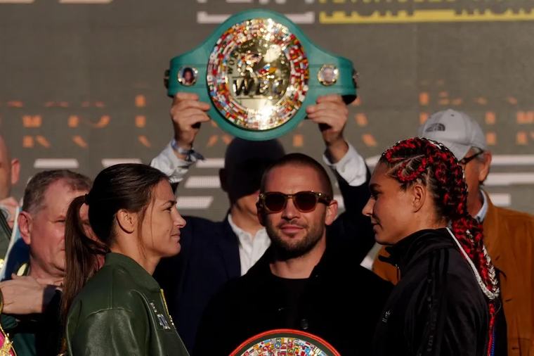 "Je suis bien, je suis en forme" : Flora Pili défie la légende du sport Katie Taylor en boxe féminine devant 82 000 spectateurs
