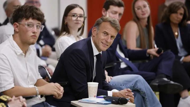 Vrai ou faux. Avant, les vacances d'été commençaient-elles le 14 juillet , comme l'affirme Emmanuel Macron ?