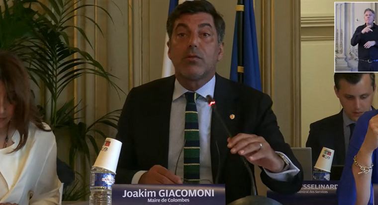 Le conseil municipal de Colombes, nouvelle série à succès des réseaux sociaux ?