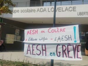 Toulouse : "On est à bout", en grève, les AESH du groupe scolaire Ada Lovelace réclament des moyens