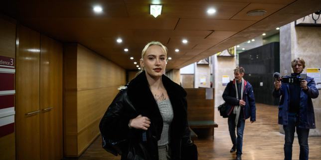 L’influenceuse d’extrême droite Mila relaxée en appel pour une raison de procédure après un tweet raciste
