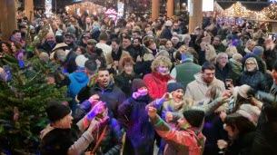 Romans-sur-Isère. Marché aux bouquins ou aux fleurs ? La mairie veut développer l'offre événementielle sous la canopée