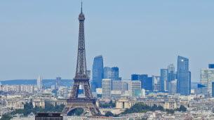 Paris. « Personnel féminin écarté » à la tour Eiffel : le mouvement hindou s'excuse, le site rouvre ce mardi
