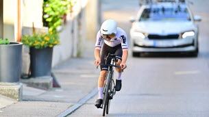 Cyclisme. « Inadmissible » : un cycliste évite deux voitures sur le Tour du Sauerland